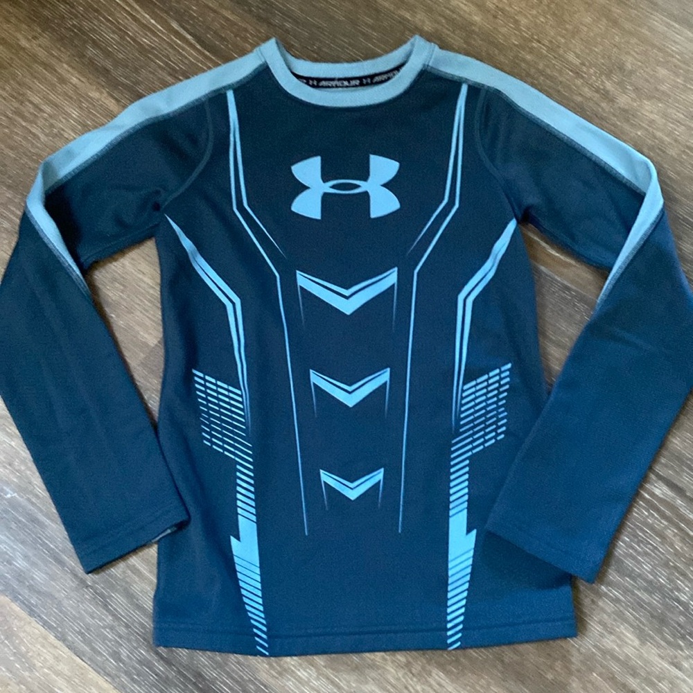 Under Armour boys shirt size small